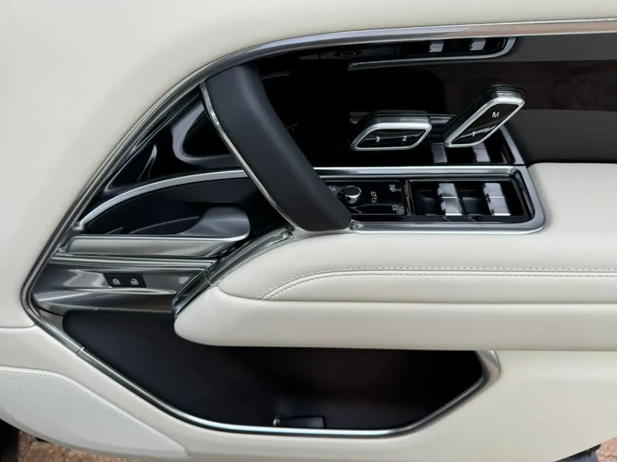 2024-land-rover-range-rover-30-p460e-se-big-22
