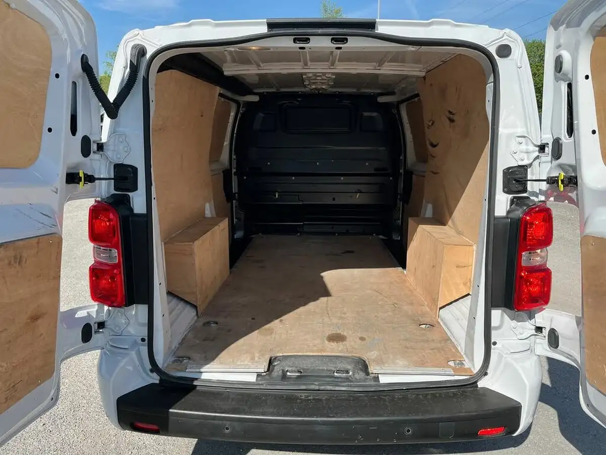 2024-vauxhall-vivaro-20td-xl-pro-big-9
