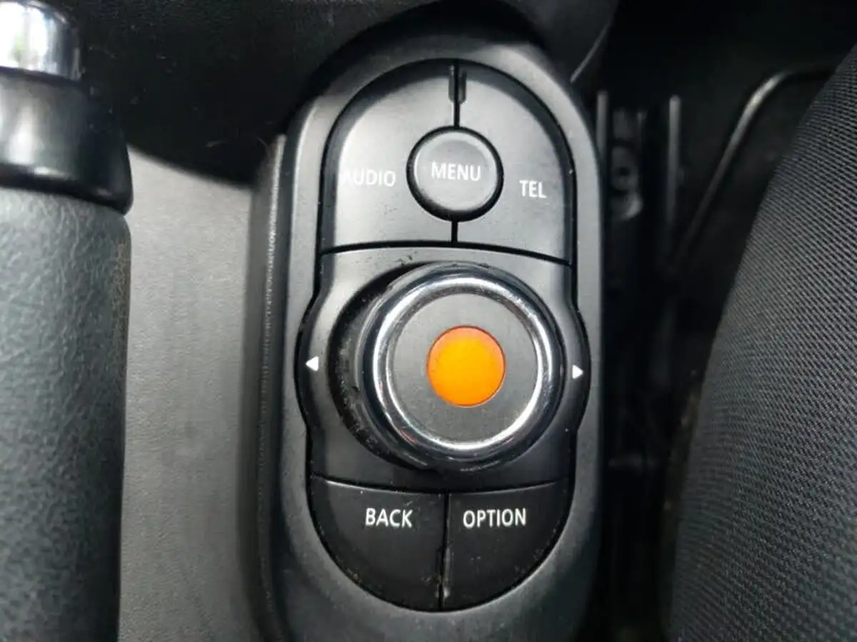 2015-mini-cooper-15-cooper-5d-big-16