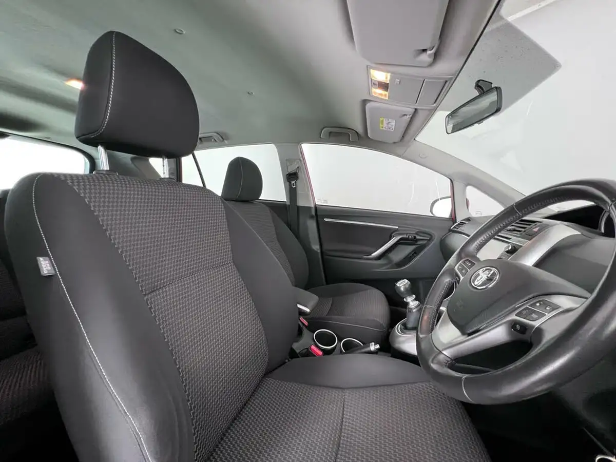 2016-toyota-verso-16d-d-4d-trend-big-9