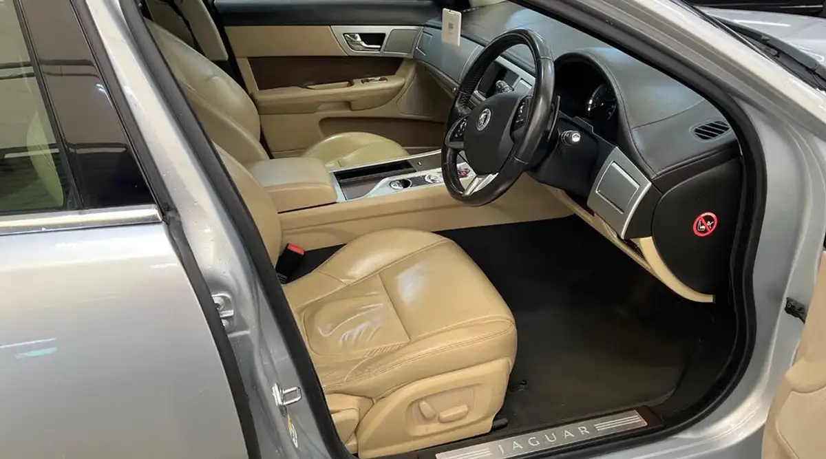 2013-jaguar-xf-22td-luxury-200ps-ss-saloon-4d-auto-big-6