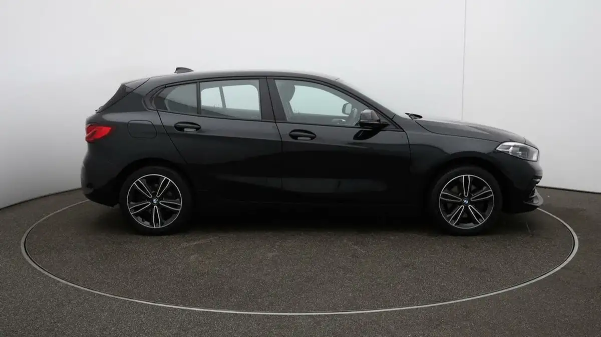 2022-bmw-1-series-15td-116d-sport-dct-big-41