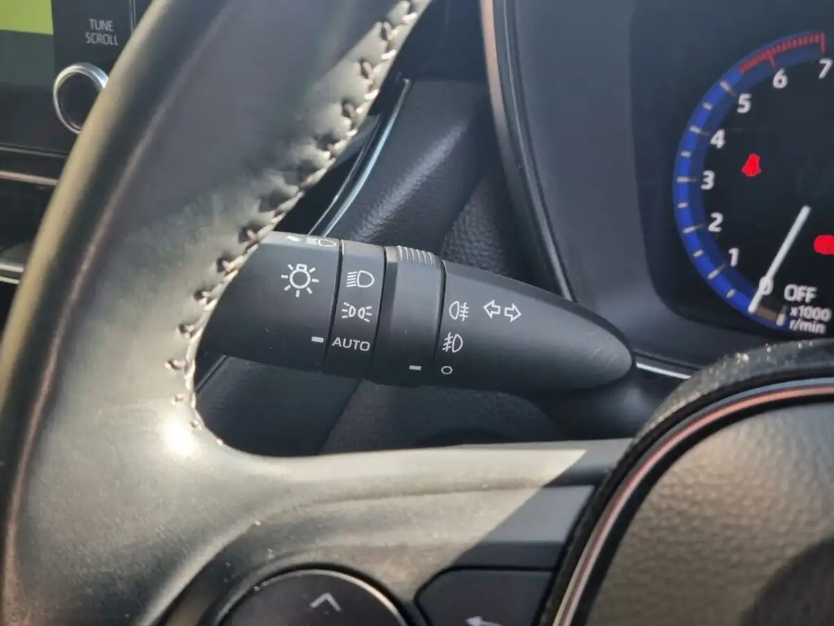 2020-toyota-corolla-18-vvt-i-excel-trk-hatchback-big-19