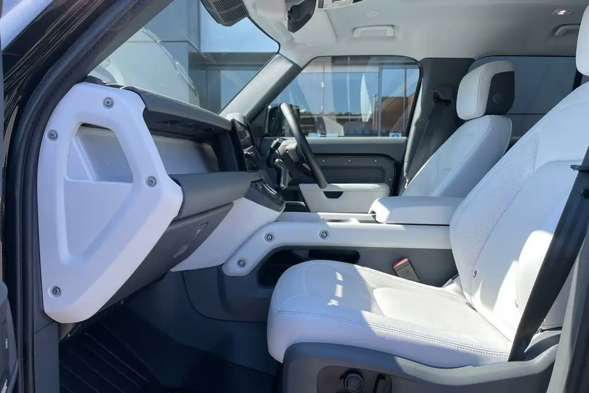2024-land-rover-110-defender-30-d350-x-dynamic-hse-big-35