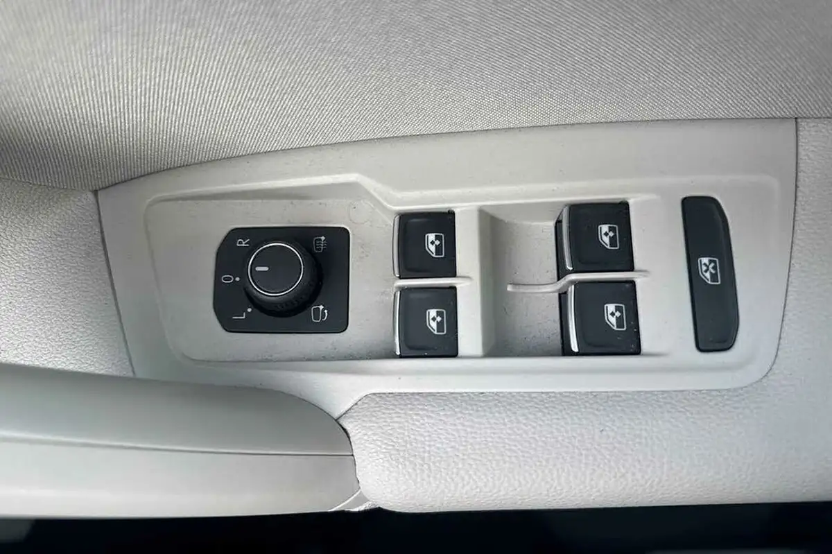 2021-volkswagen-tiguan-15-tsi-elegance-big-23