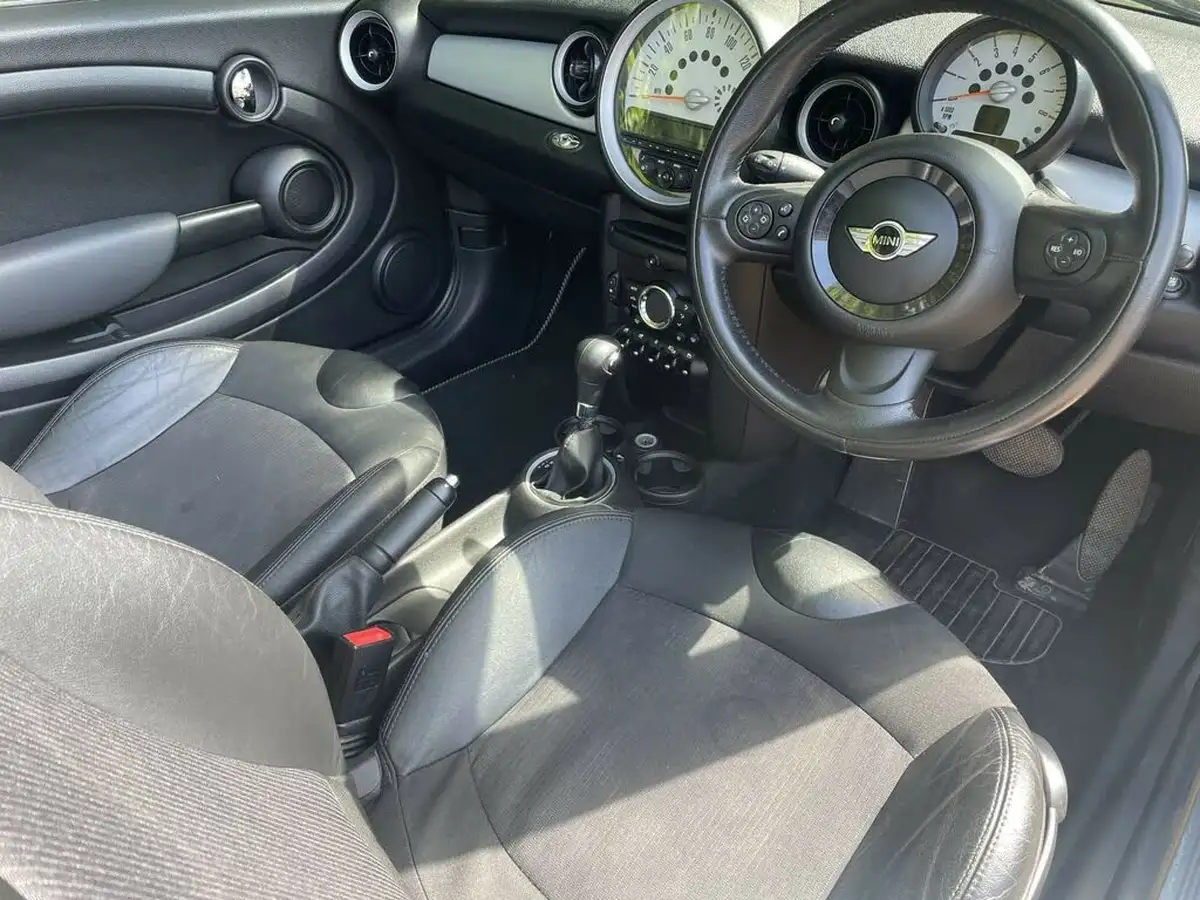 2011-mini-cooper-16-cooper-122bhp-convertible-2d-auto-big-2