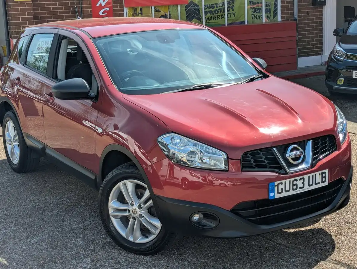 2013-nissan-qashqai-16-acenta-big-1