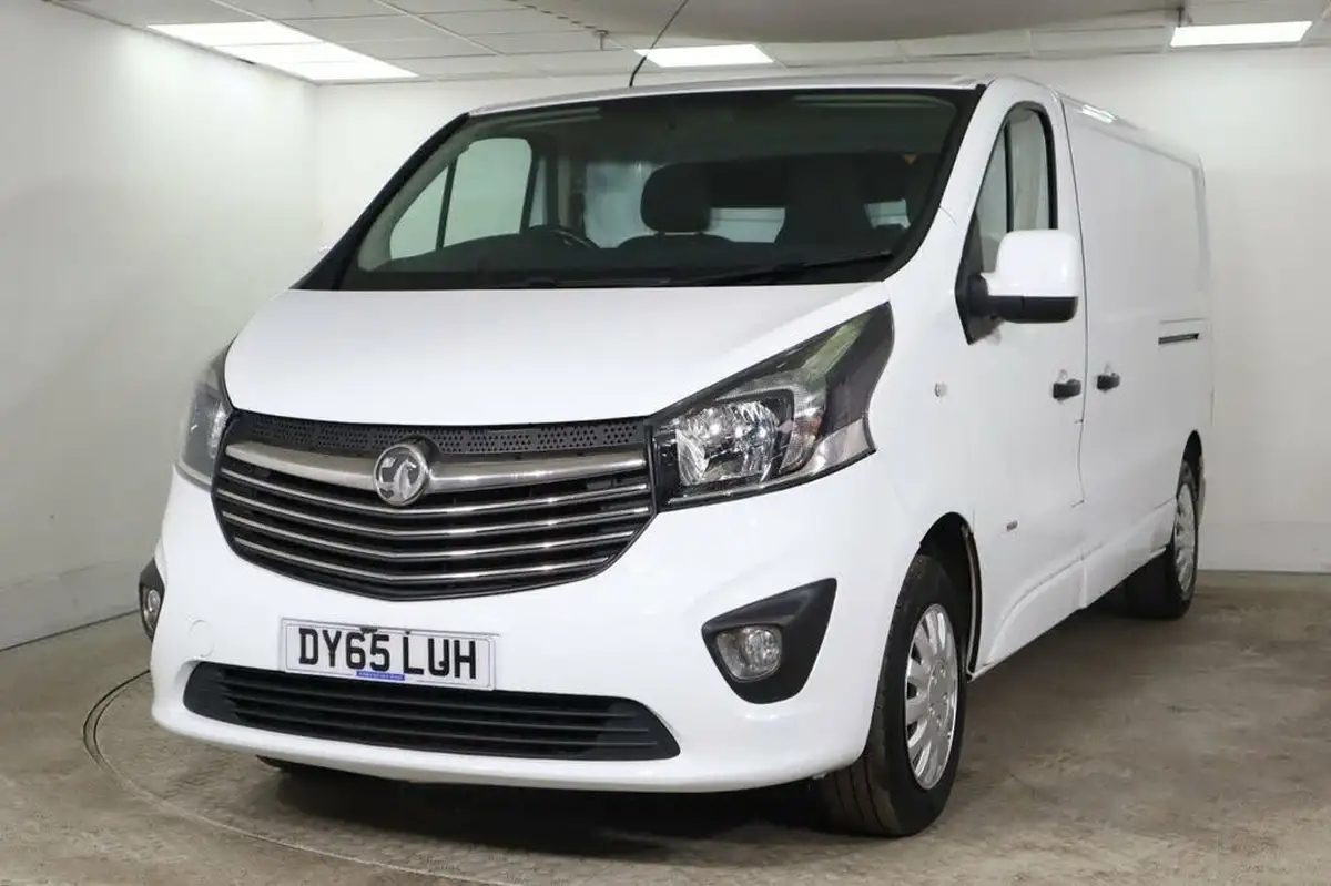 2015-vauxhall-vivaro-16cdti-sportive-2900-l2h1-panel-big-2