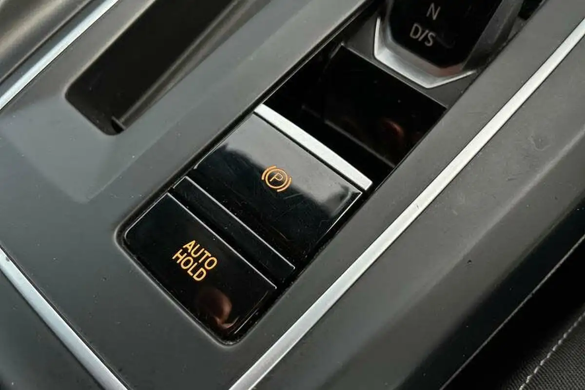2021-volkswagen-golf-20tdi-gtd-big-34
