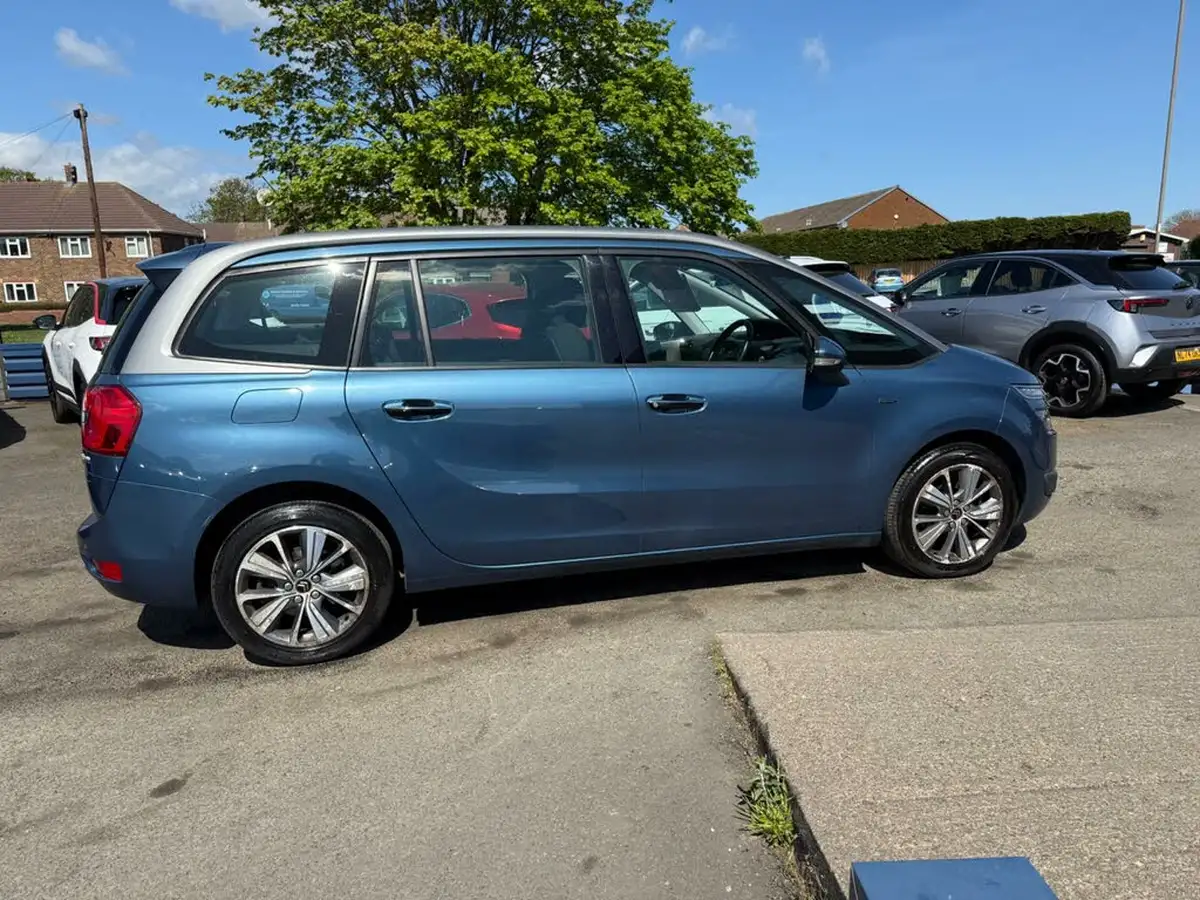 2014-citroen-grand-c4-picasso-16e-hdi-exclusive-big-3