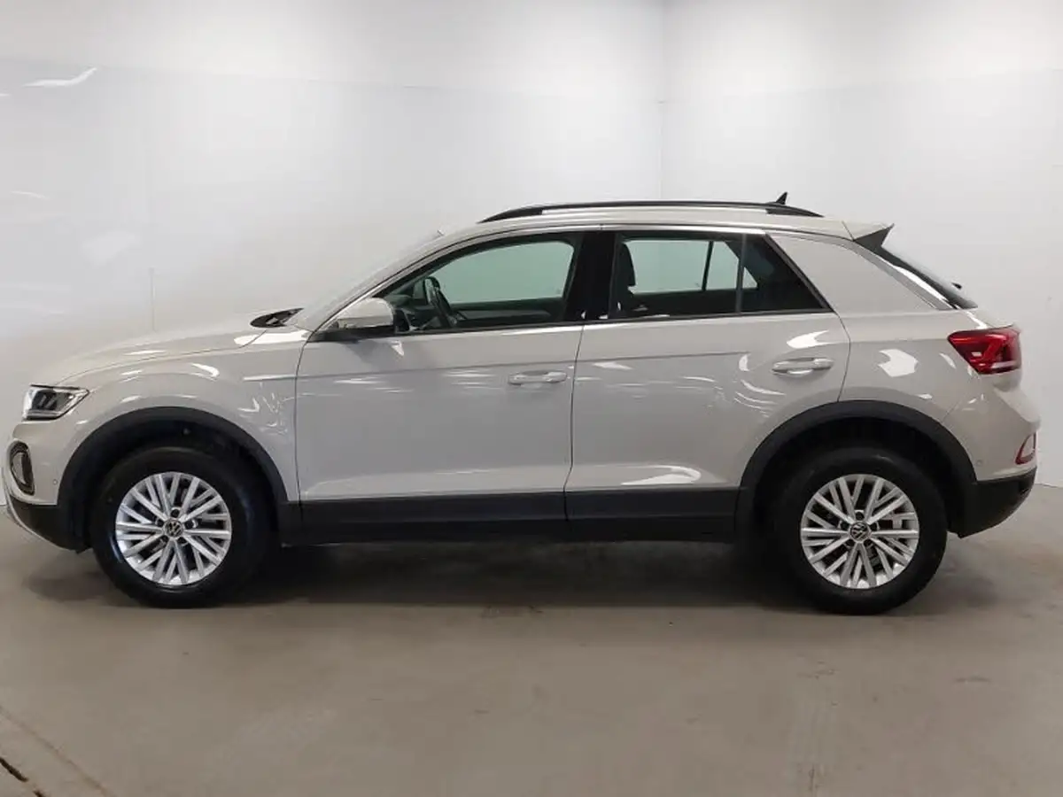 2022-volkswagen-t-roc-15-tsi-life-big-3