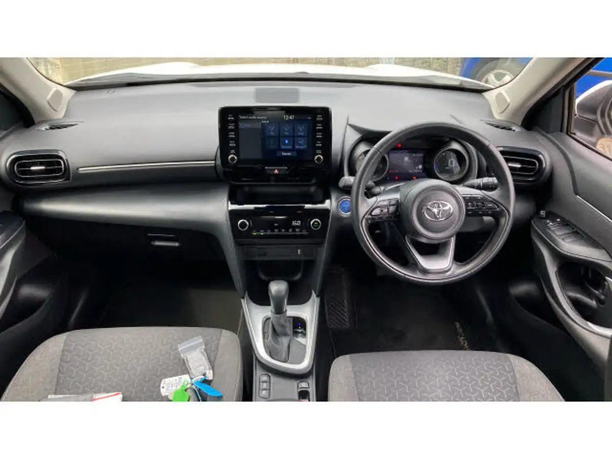 2023-toyota-yaris-cross-15-vvt-i-icon-big-4