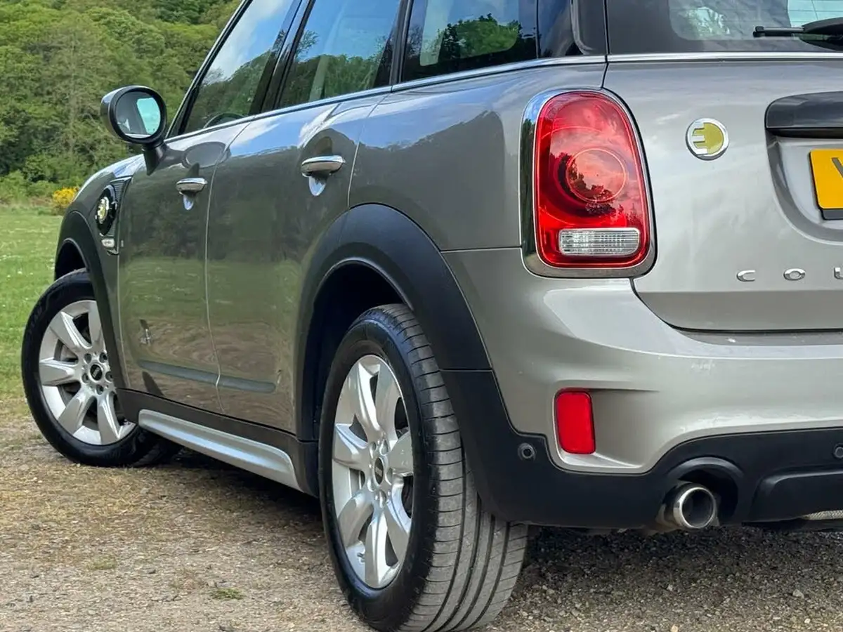 2019-mini-countryman-15-cooper-s-e-phev-classic-big-12