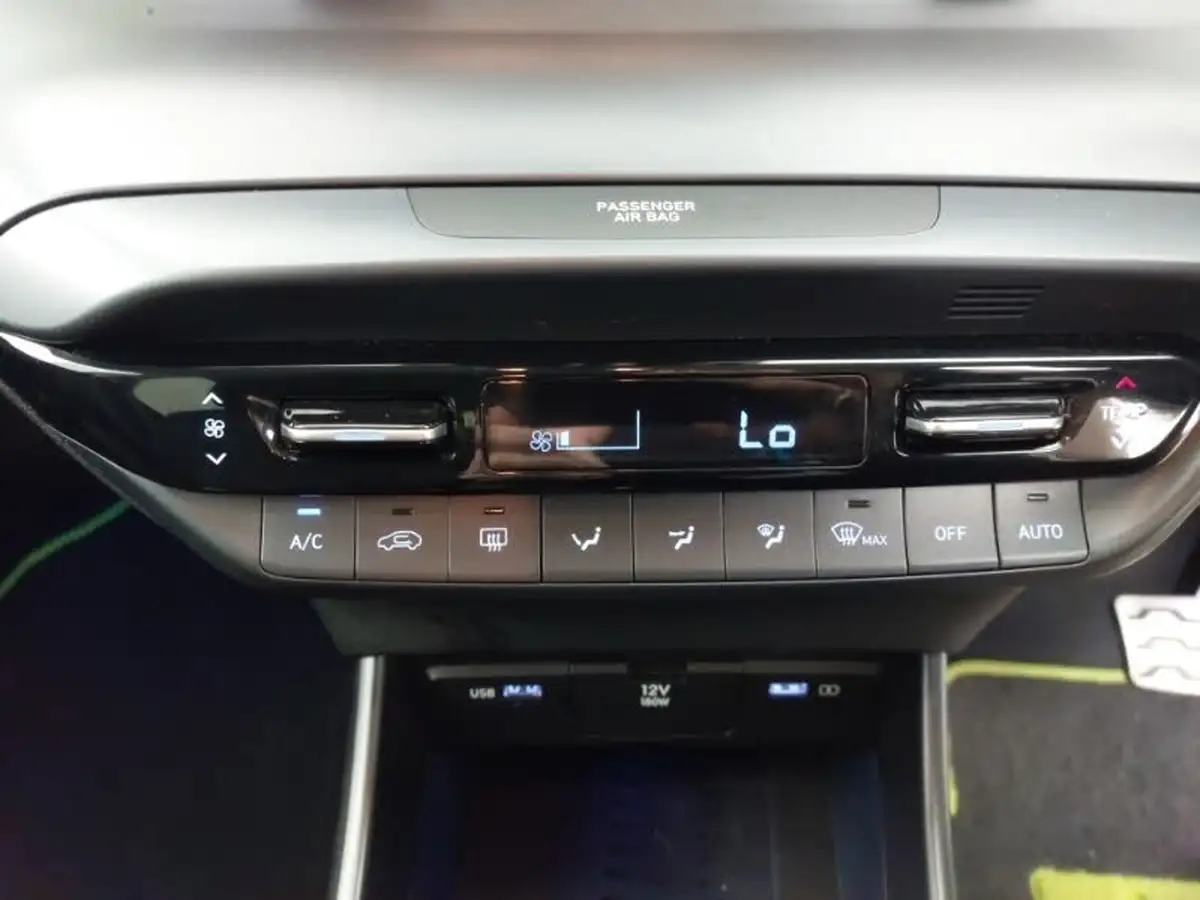2024-hyundai-bayon-10-t-gdi-premium-100ps-48-volt-mhev-dct-big-17