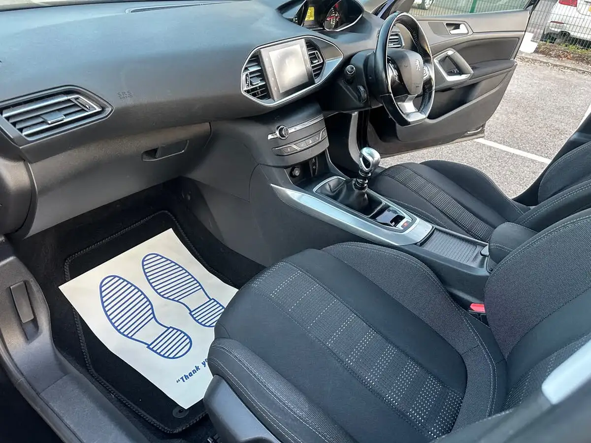 2017-peugeot-308-16-bluehdi-allure-big-17