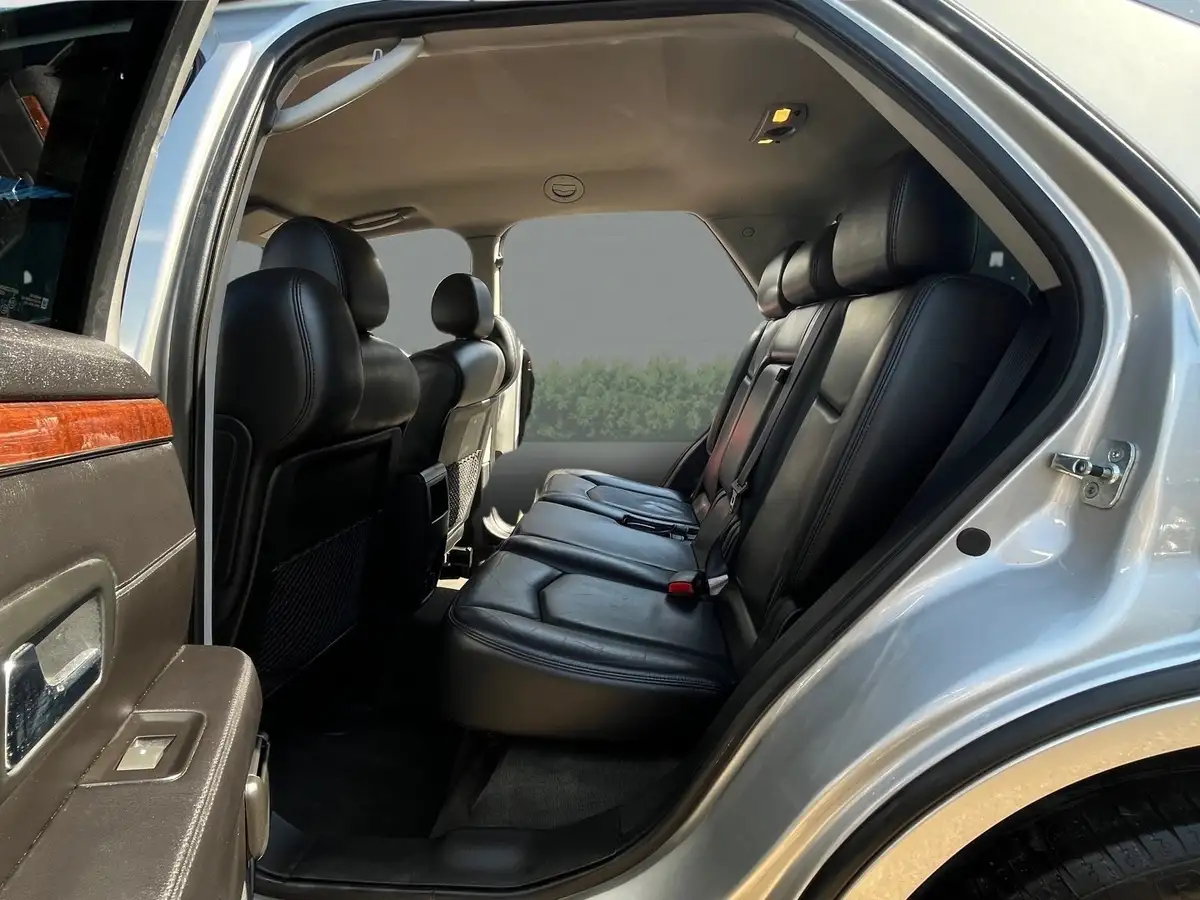 2009-cadillac-srx-46-sport-luxury-big-18