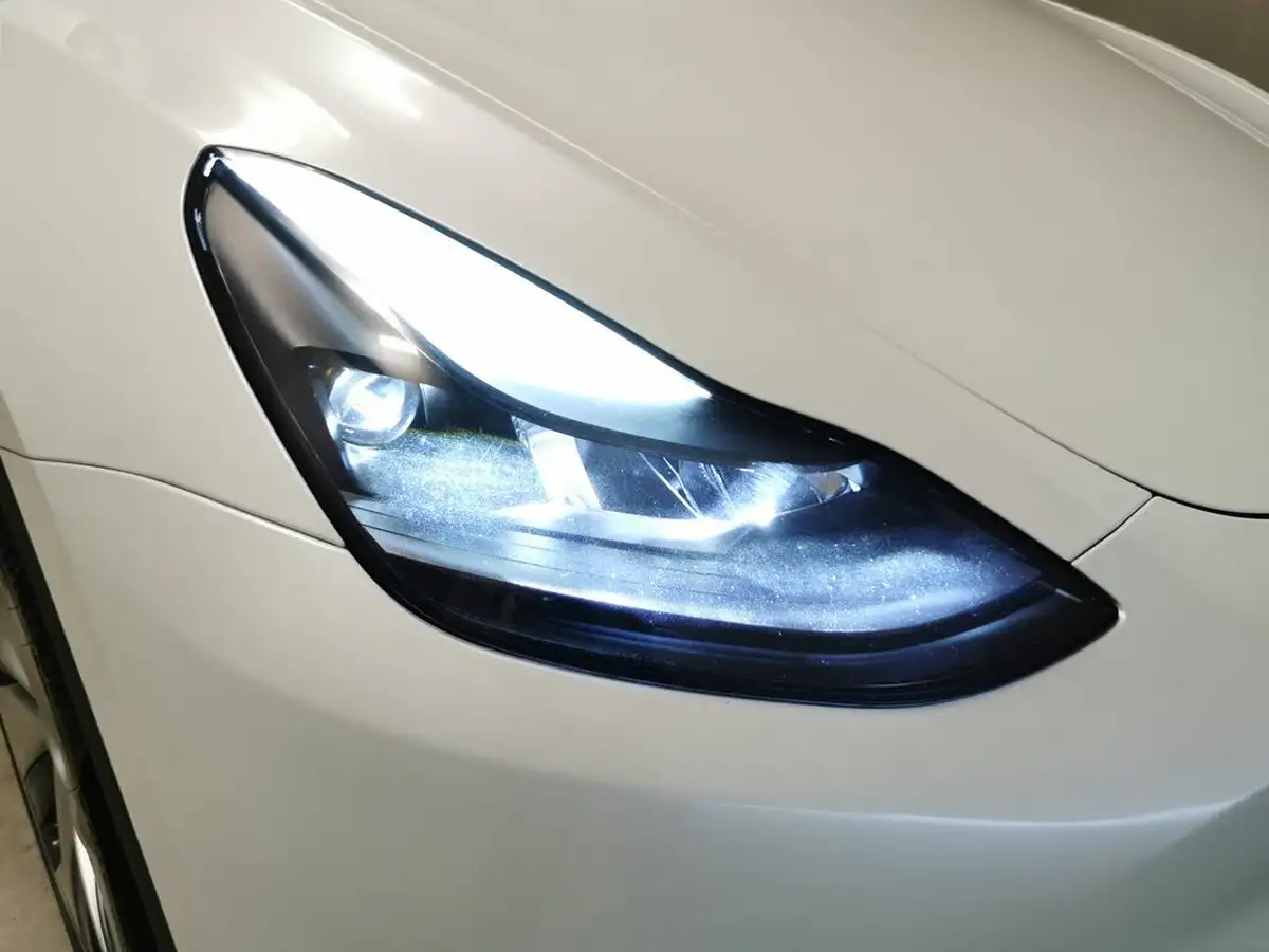 2023-tesla-model-y-e-rwd-big-5