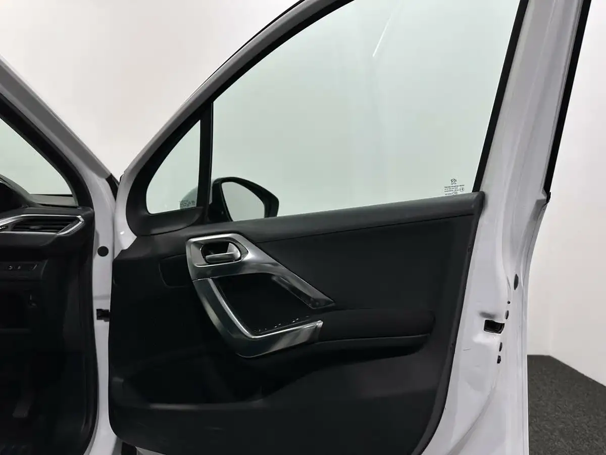 2016-peugeot-2008-suv-12-puretech-allure-82bhp-big-26