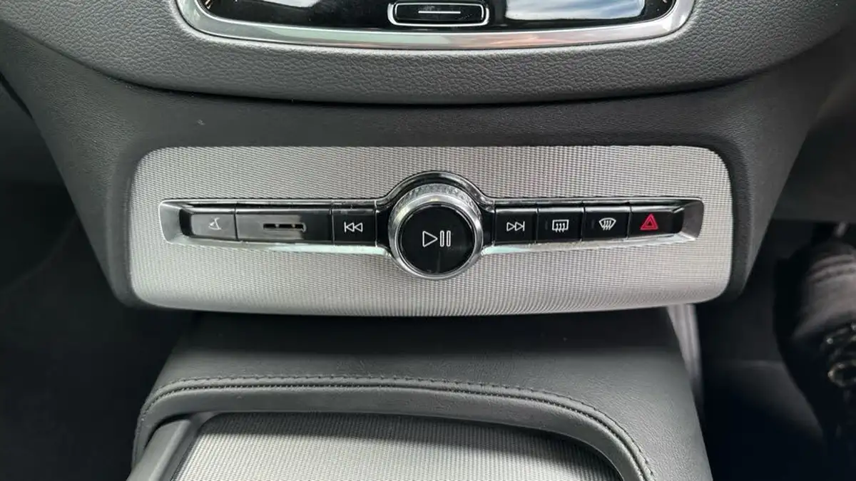 2024-volvo-xc90-20td-b5-plus-big-48