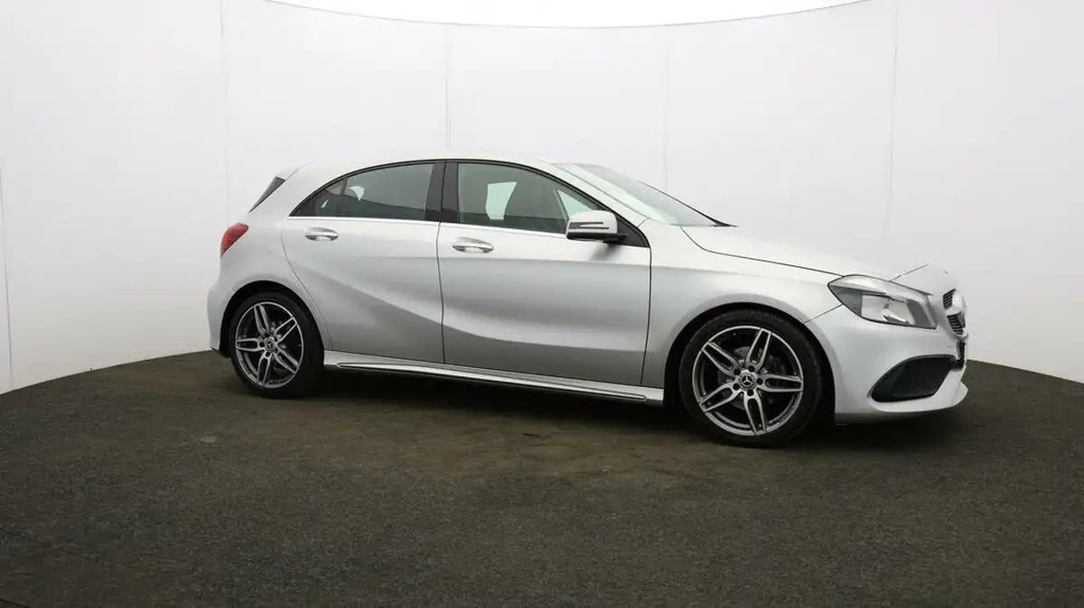 2018-mercedes-benz-a-class-16-a180-amg-line-ss-big-41