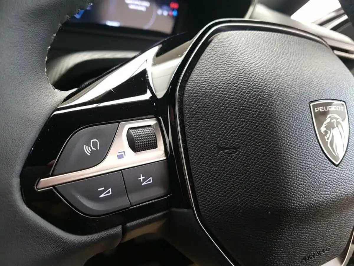 2024-peugeot-2008-suv-12-puretech-allure-130ps-big-13