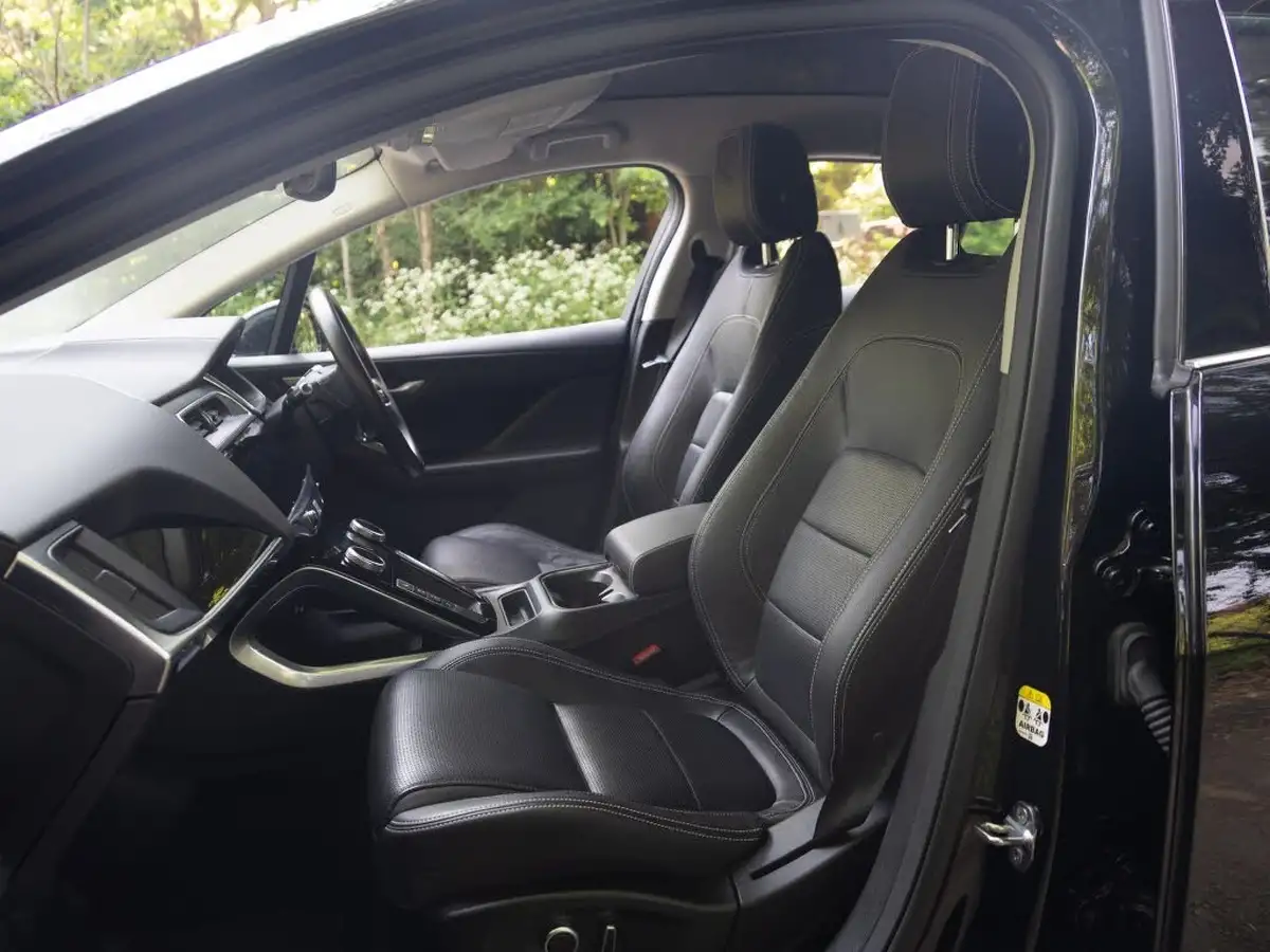 2021-jaguar-i-pace-ev400-se-big-1