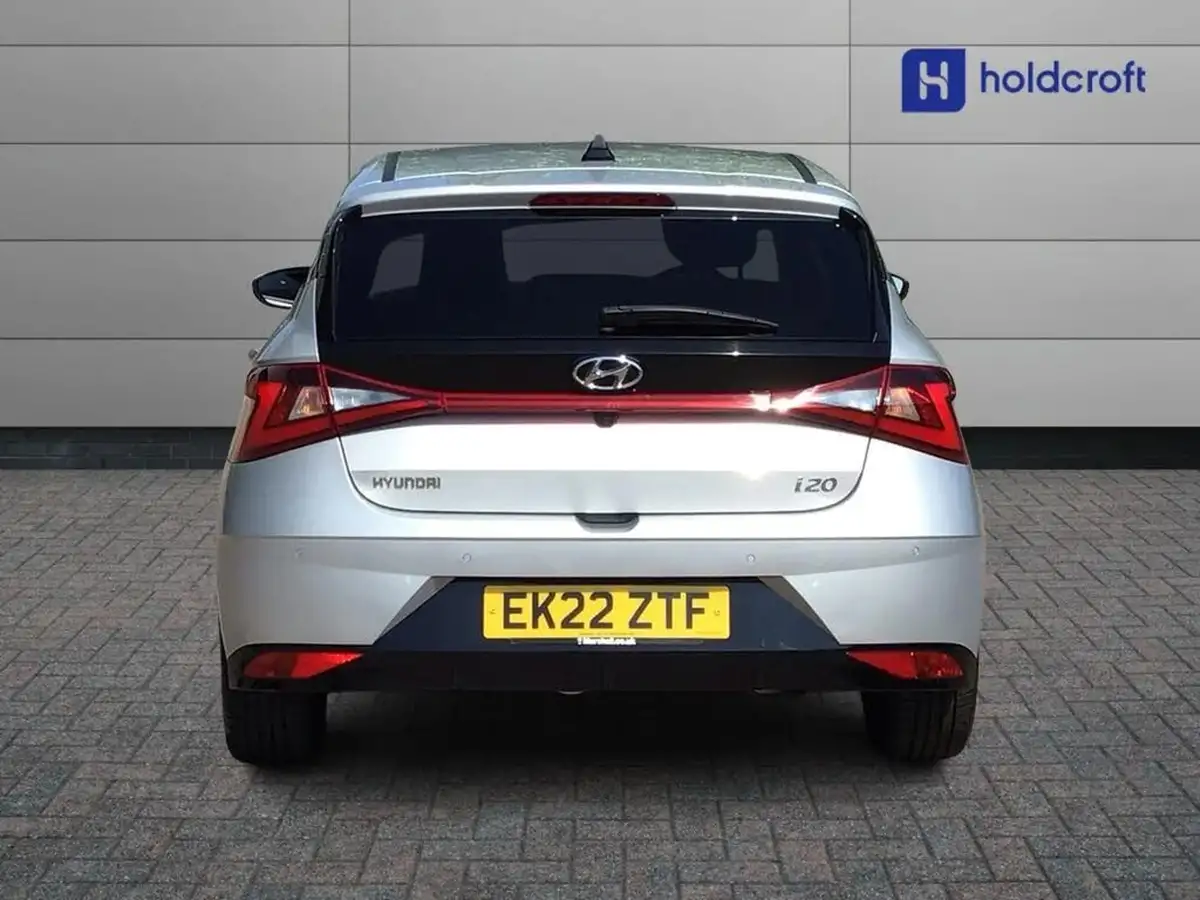 2022-hyundai-i20-10-t-gdi-premium-eclutch-imt-big-7