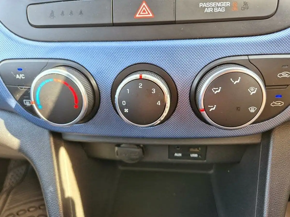2014-hyundai-i10-12-se-big-16