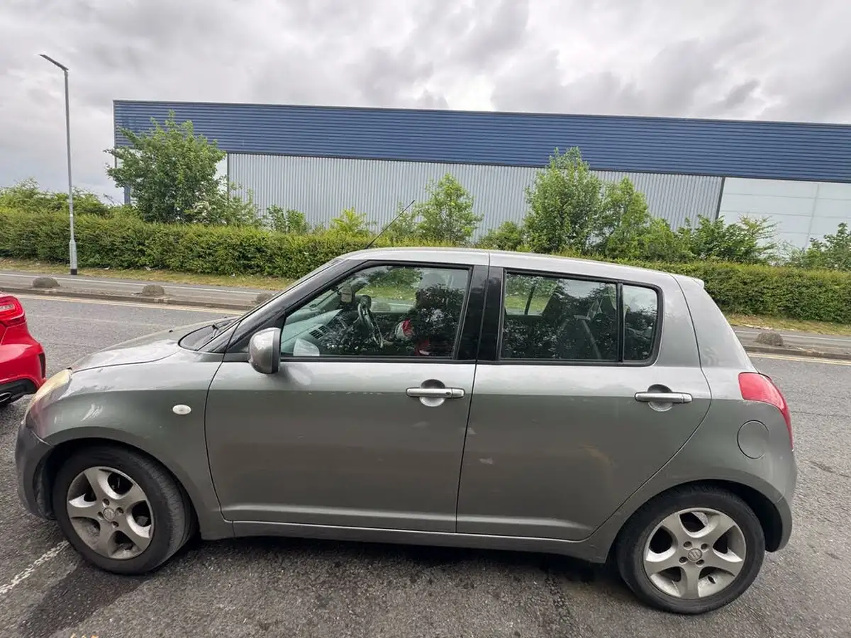 2007-suzuki-swift-15-glx-5d-big-3
