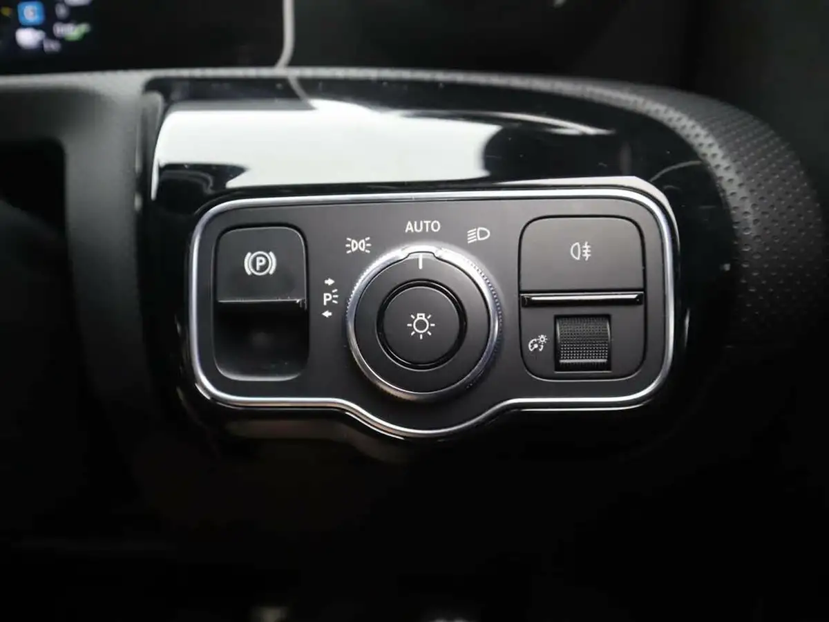 2020-mercedes-benz-a-class-13-a250e-amg-line-executive-saloon-4d-big-23