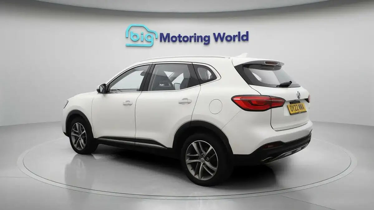 2022-mg-hs-15t-gdi-exclusive-162ps-dct-big-5