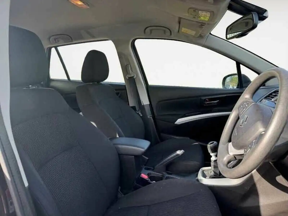 2021-suzuki-s-cross-14-boosterjet-sz4-big-3