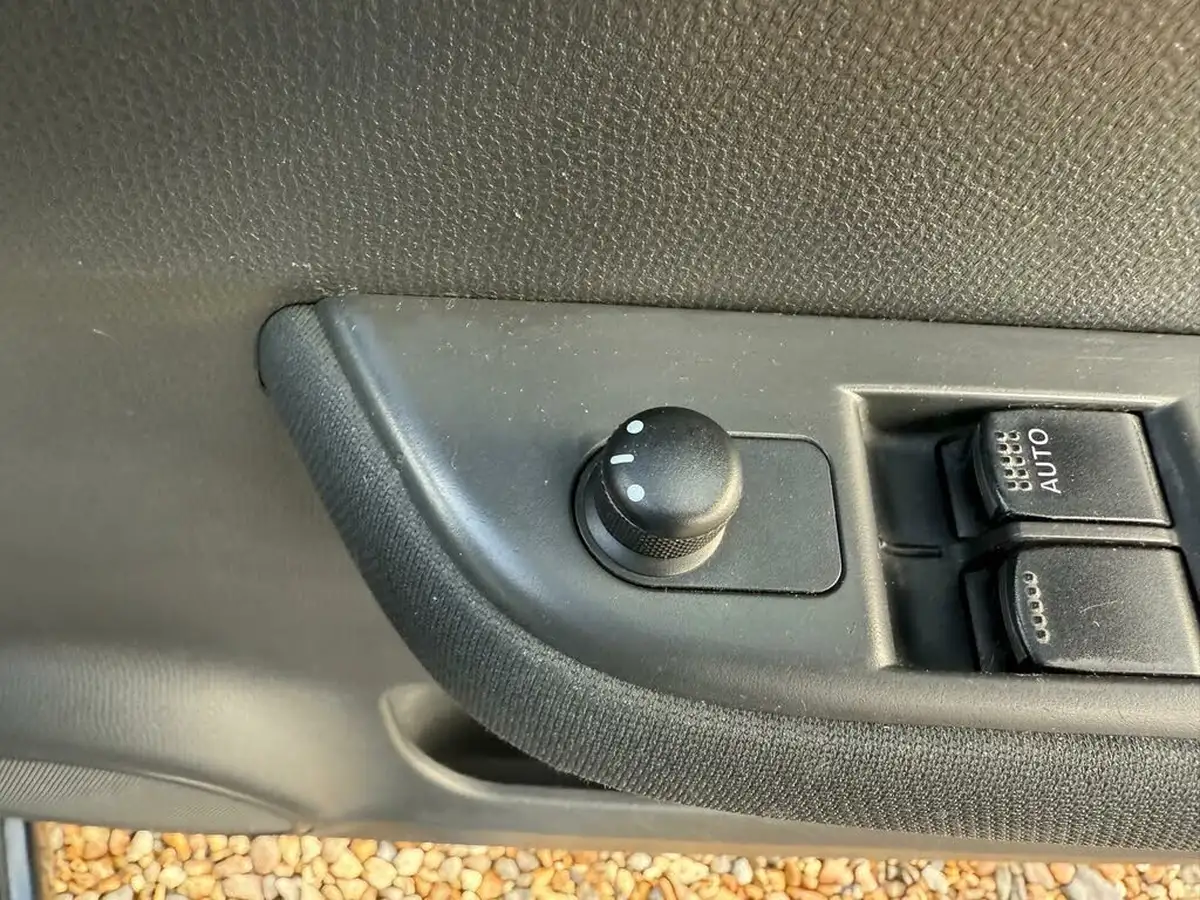 2008-suzuki-swift-13-gl-5d-big-32