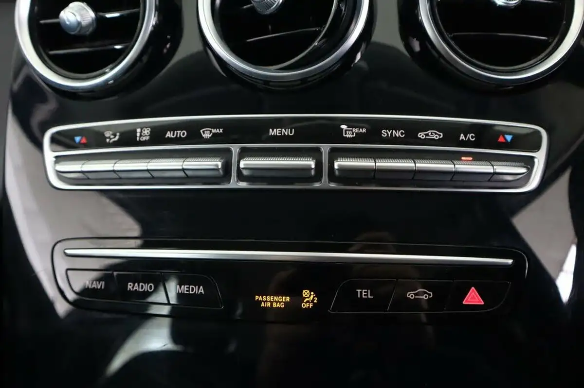 2018-mercedes-benz-c-class-15-c200-sport-ss-saloon-4d-big-22