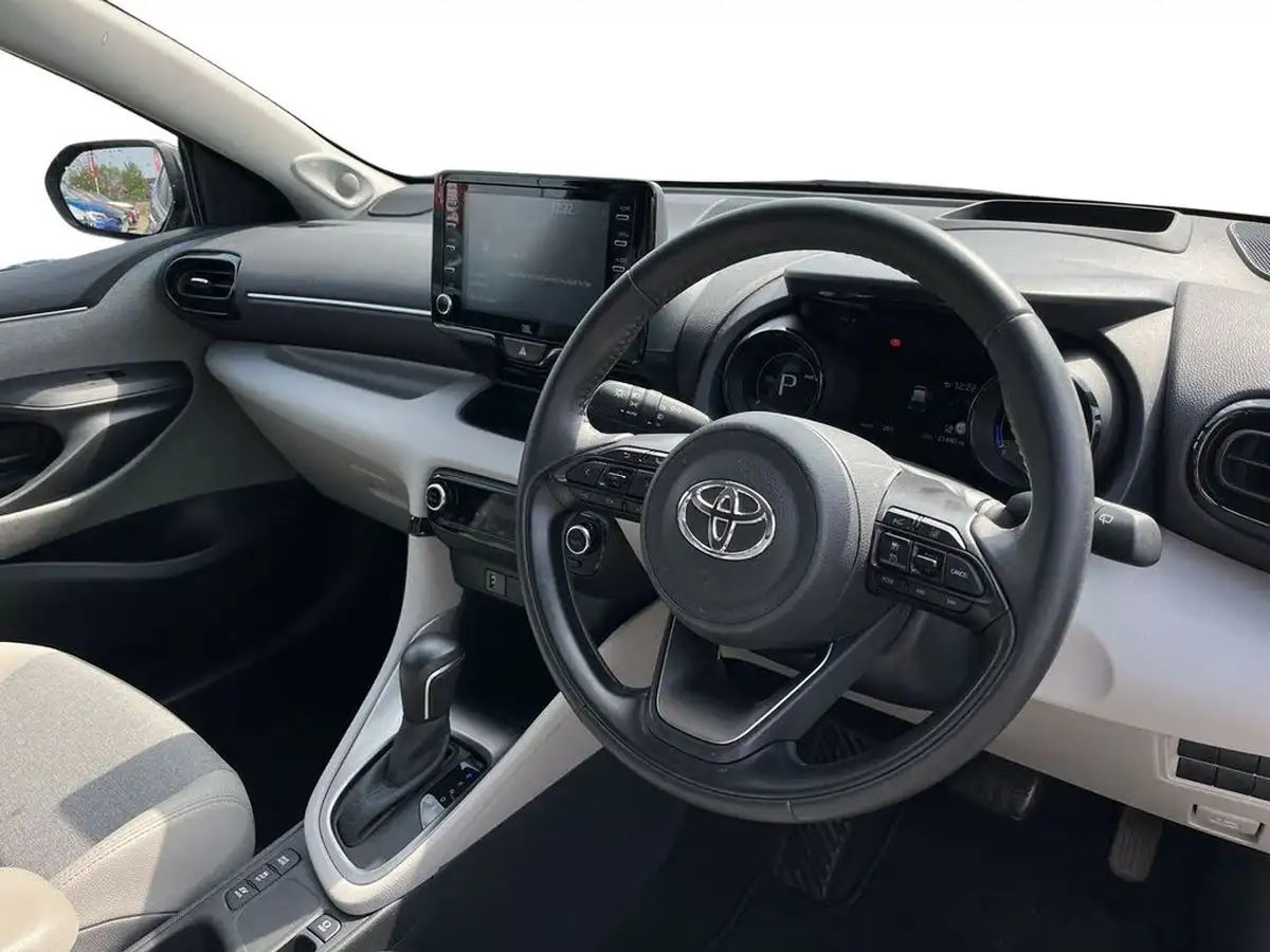 2022-toyota-yaris-15-vvt-i-excel-big-4