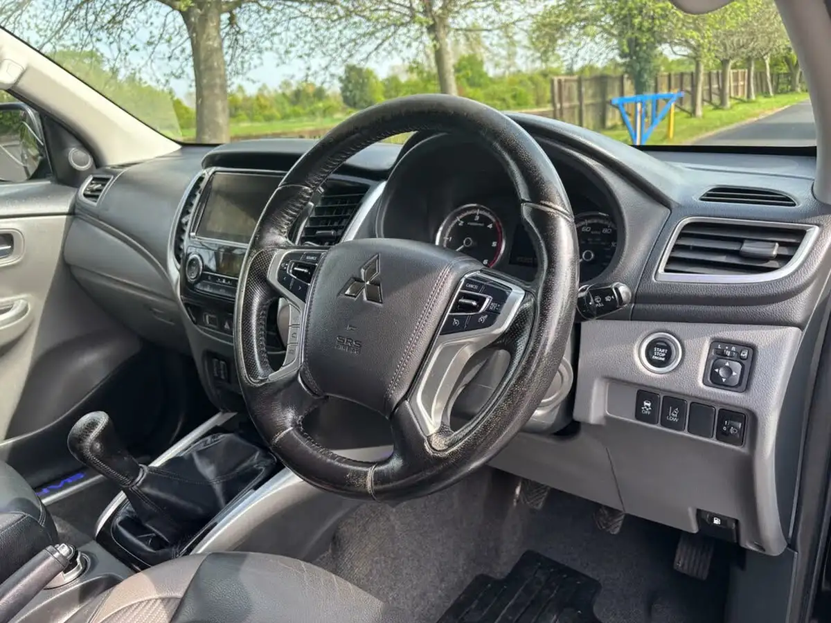 2018-mitsubishi-l200-24di-d-barbarian-sda-big-8