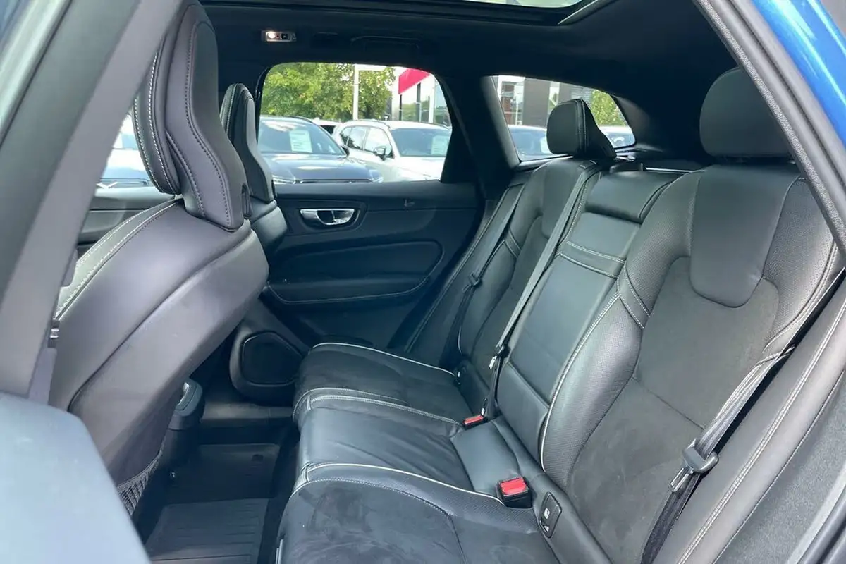 2019-volvo-xc60-20-t5-r-design-pro-awd-big-28
