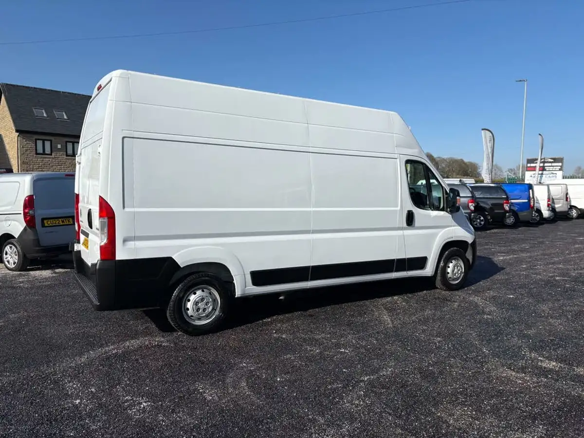2022-citroen-relay-22bluehdi-35-l3h3-enterprise-big-5