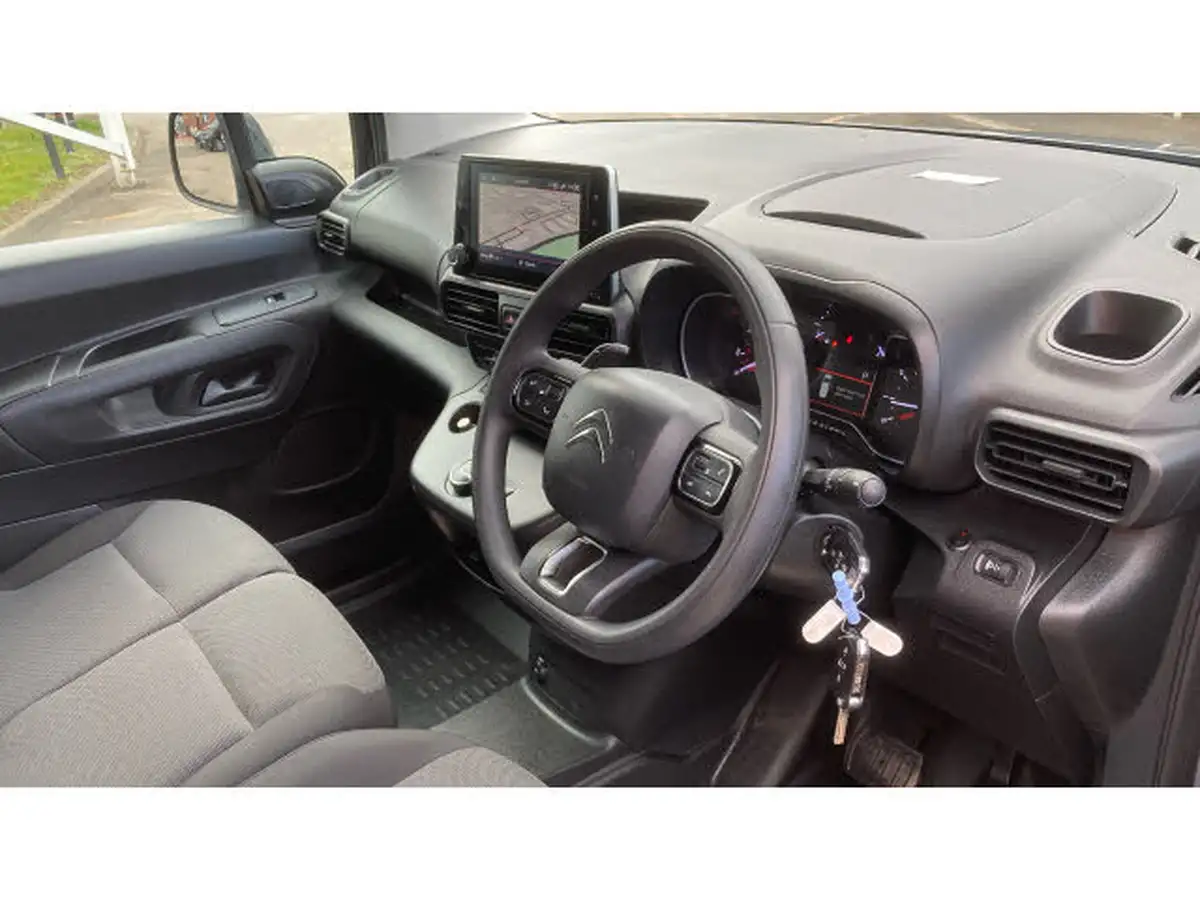 2021-citroen-berlingo-15bluehdi-1000-driver-130pseu6dt-e-ss-eat8-big-10