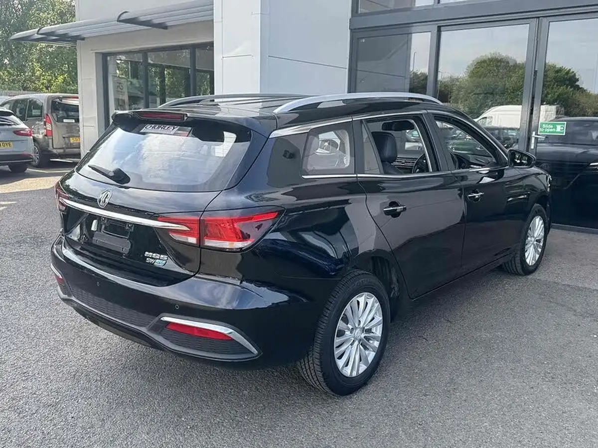 2021-mg-mg5-e-exclusive-ev-long-range-big-12