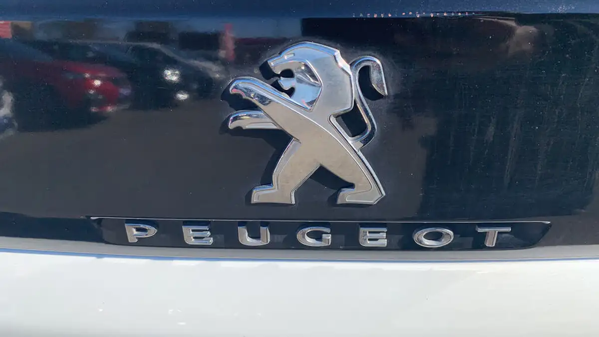 2022-peugeot-3008-suv-16-puretech-gt-premium-225bhp-hybrid-e-eat8-big-25