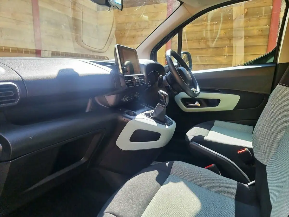 2020-citroen-berlingo-15bluehdi-feel-m-size-100ps-big-16