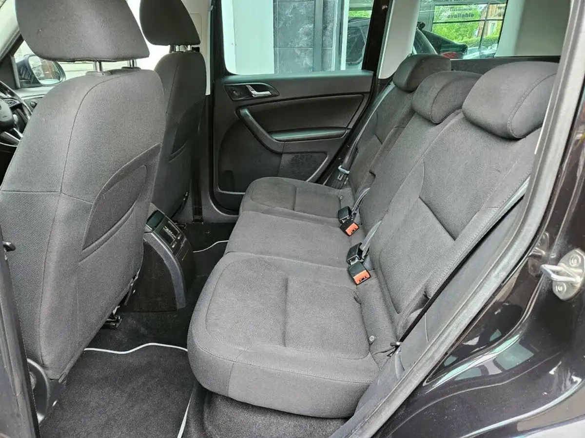 2015-skoda-yeti-20tdi-black-edition-dsg-big-31