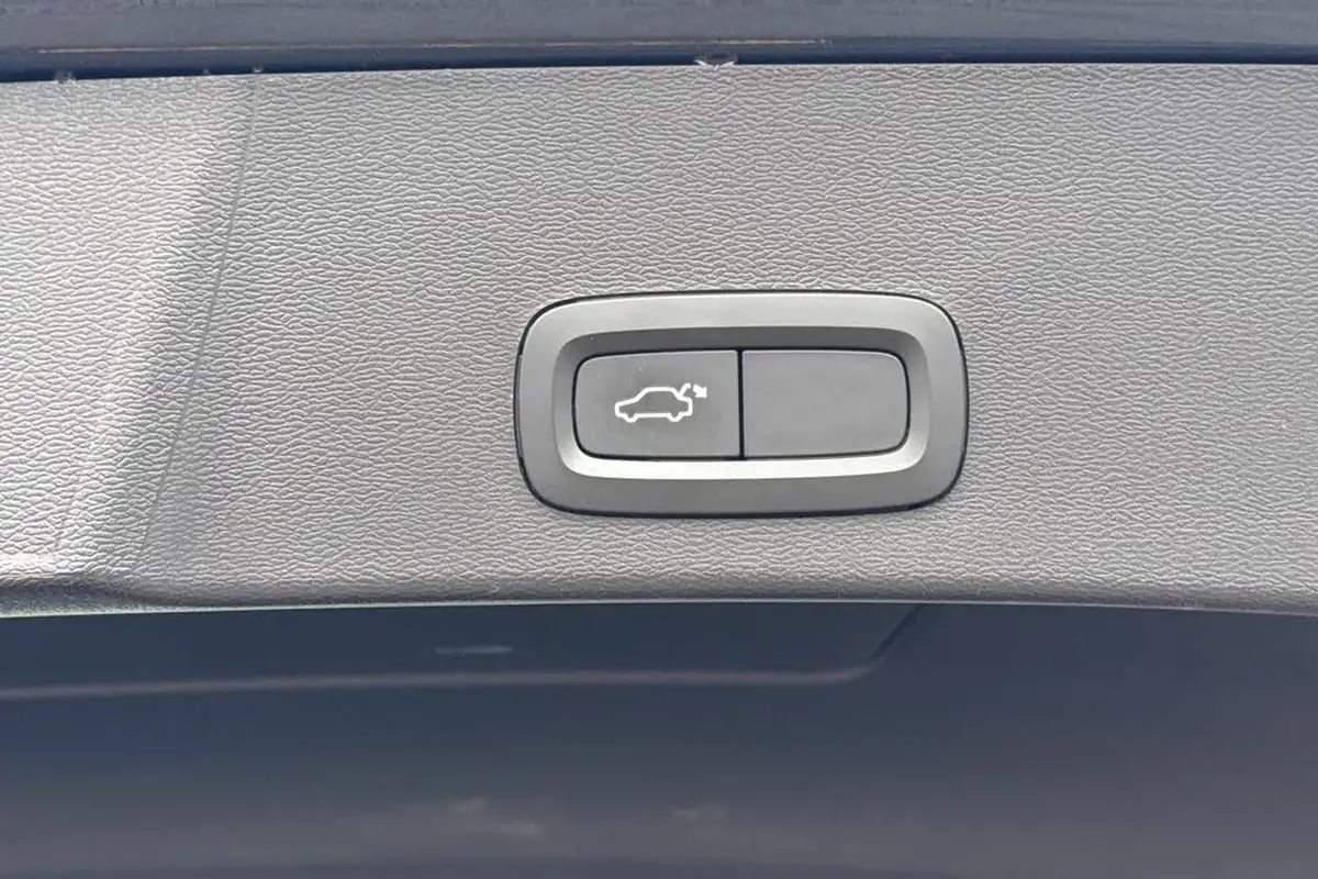 2019-volvo-xc40-15-t3-inscription-163bhp-geartronic-big-37