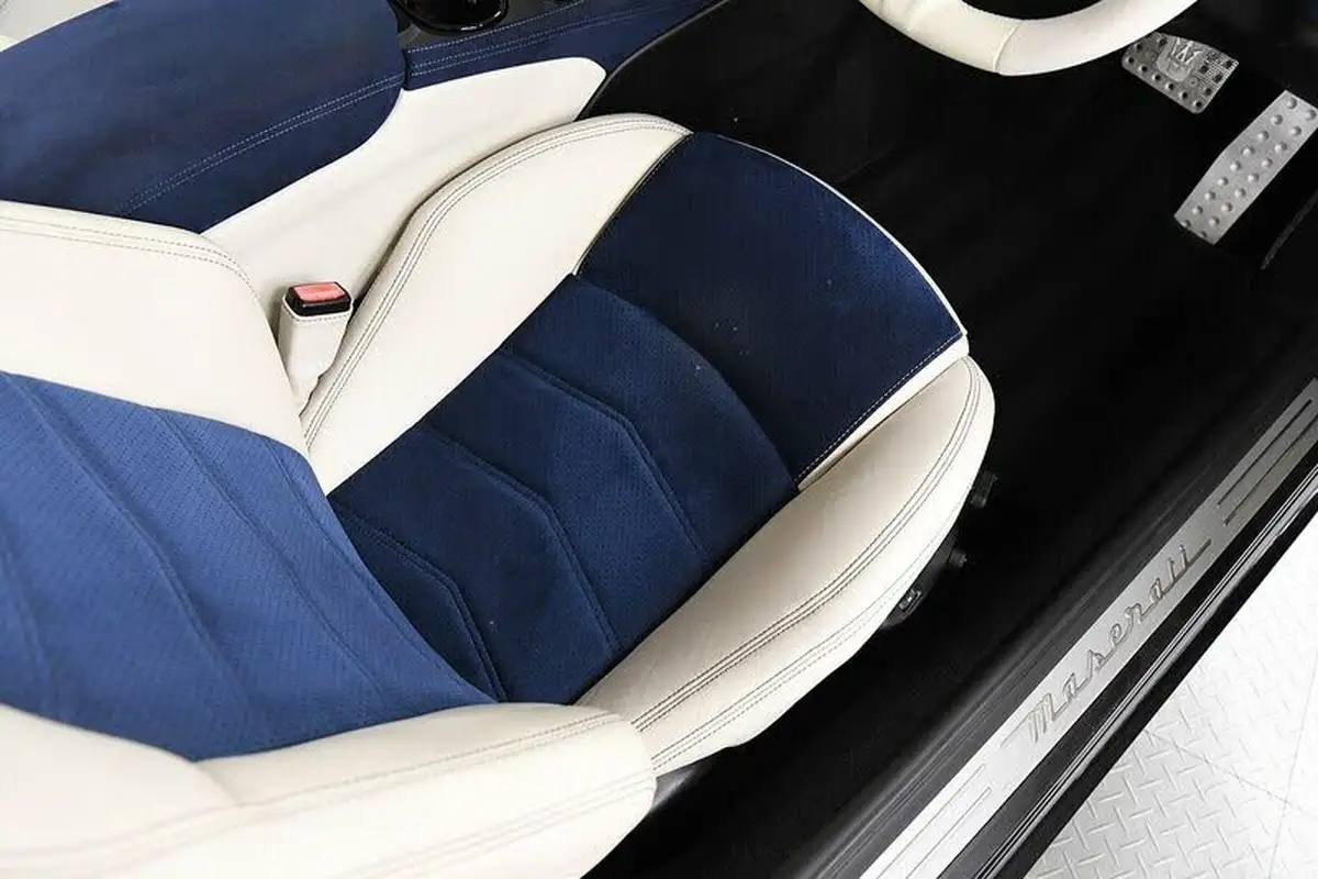 2018-maserati-grancabrio-47-mc-big-9