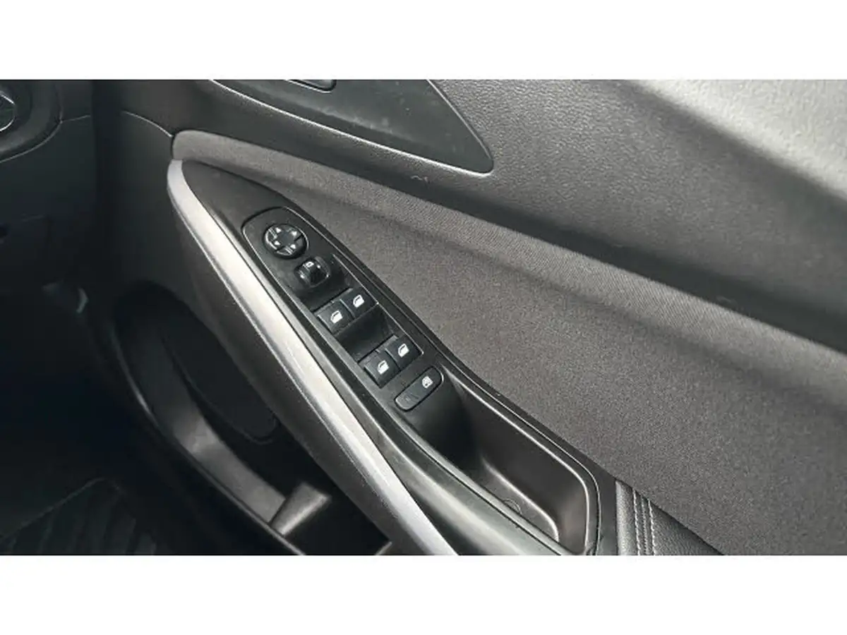 2020-vauxhall-grandland-x-12-se-big-24
