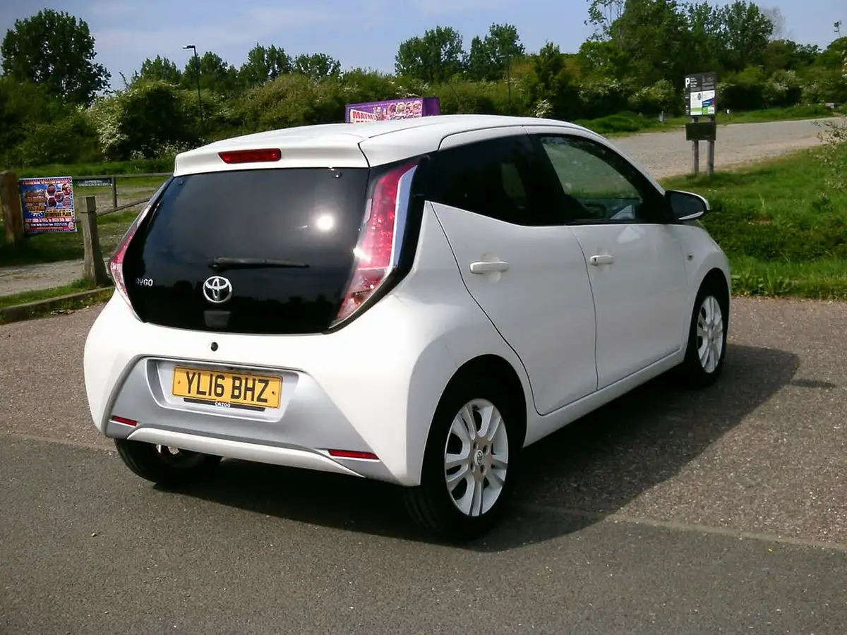 2016-toyota-aygo-10-vvt-i-x-pure-5d-big-5