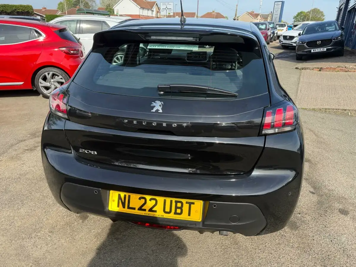2022-peugeot-208-12-puretech-active-premium-100bhp-eat8-big-10