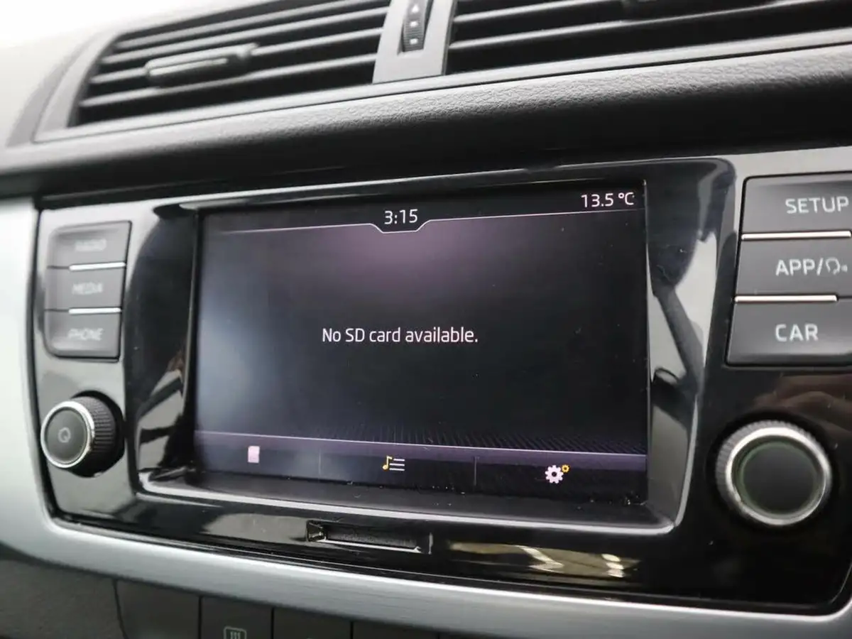 2019-skoda-fabia-10-mpi-colour-edition-75ps-ss-big-12
