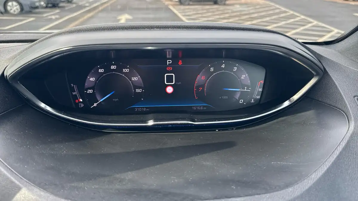 2021-peugeot-5008-suv-12-puretech-gt-premium-big-12